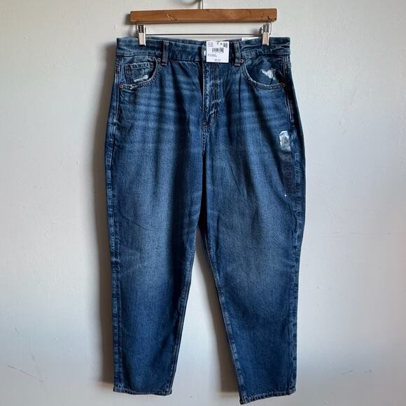 American Eagle Outfitters Denim - NWT AMERICAN EAGLE  Strigid Curvy Mom Jeans